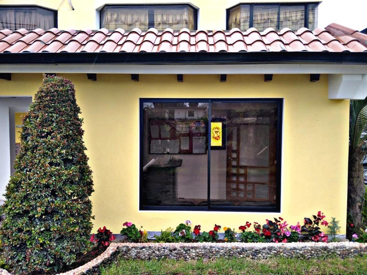 Hostal Mariscal Sucre Tababela Exterior photo