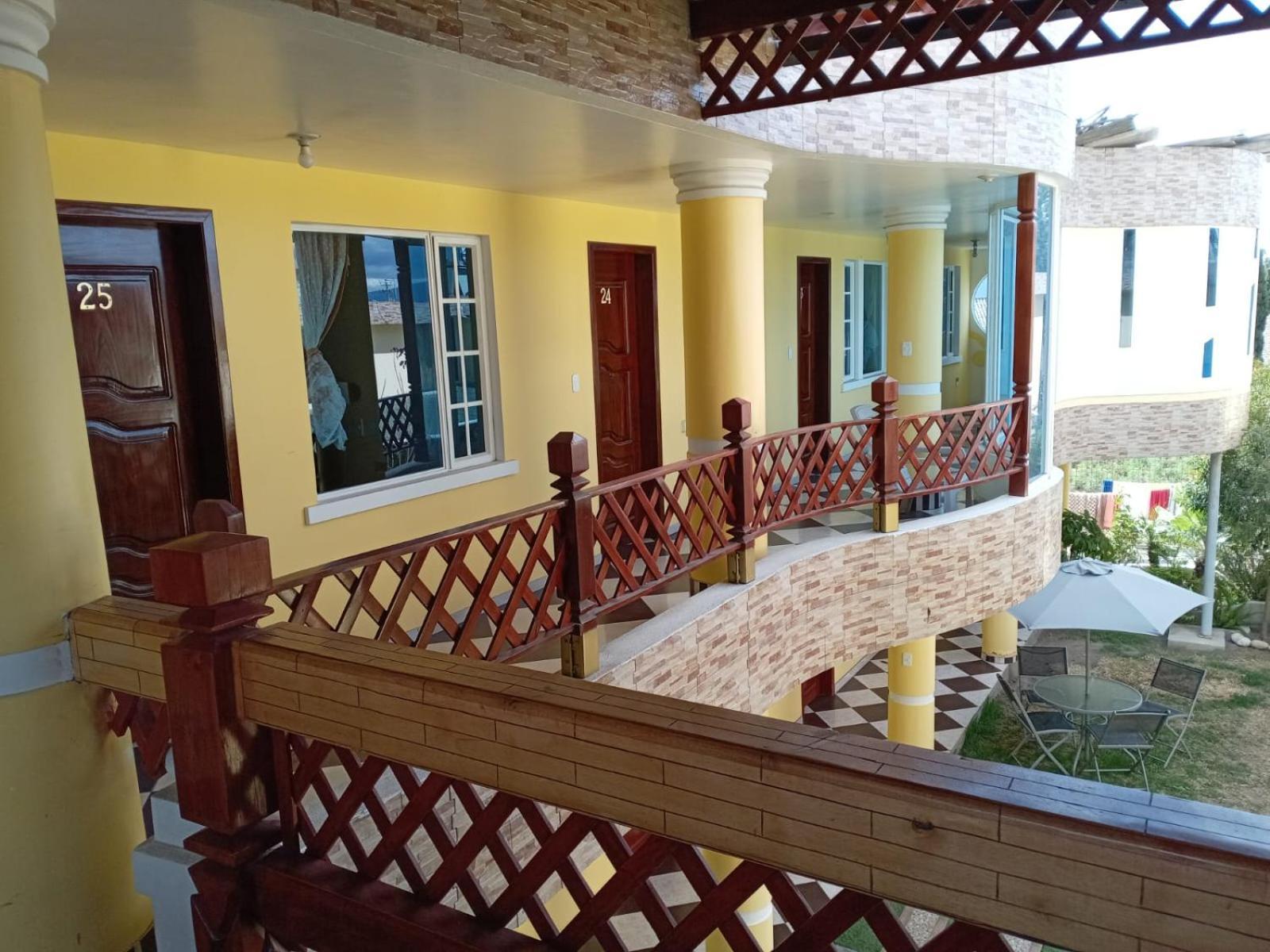 Hostal Mariscal Sucre Tababela Exterior photo
