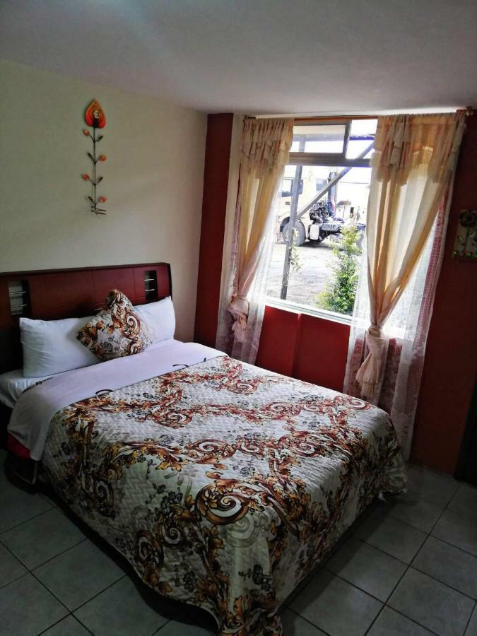 Hostal Mariscal Sucre Tababela Exterior photo